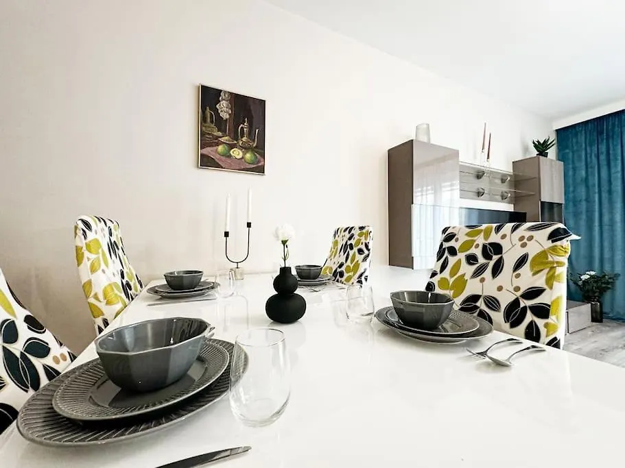 Apartament 201 Sloneczna Klecina Вроцлав 0*,  Польша